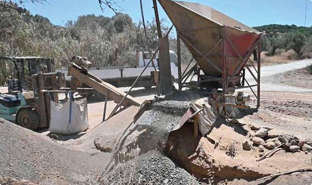 Xoni Cretan Terracotta Planter thumbnail-image-4